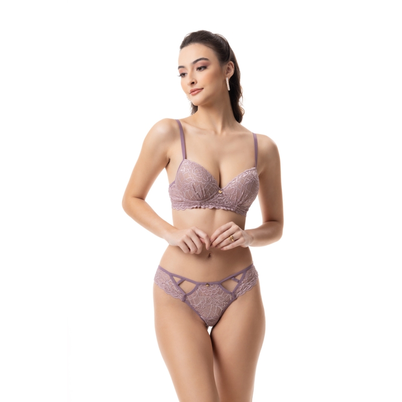 Calcinha Estilo Fio Dental com Renda
